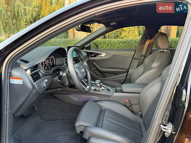 Седан Audi A4 2022 в Одесі