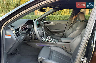 Седан Audi A4 2022 в 
