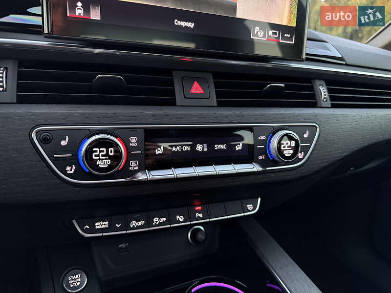 Седан Audi A4 2022 в Одесі