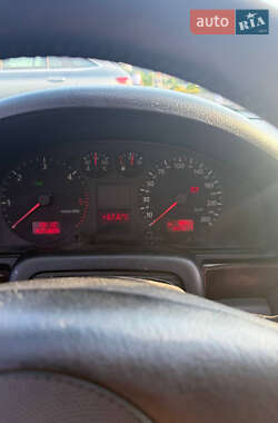 Седан Audi A4 2000 в 