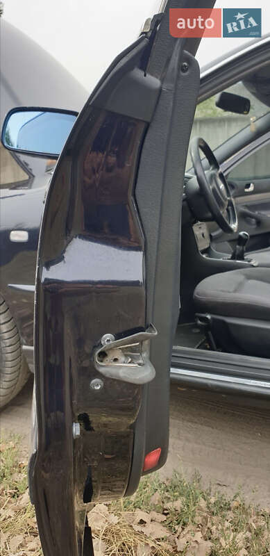 Седан Audi A4 1999 в Умані