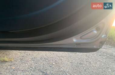 Седан Audi A4 2001 в 
