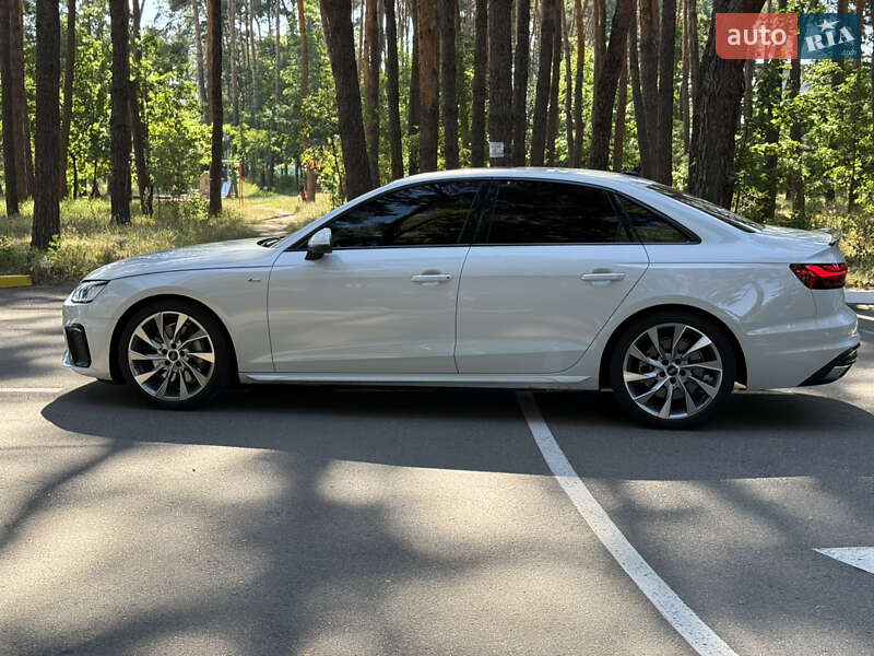 Седан Audi A4 2020 в Києві