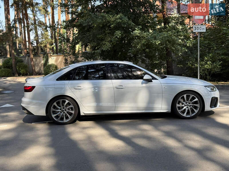 Седан Audi A4 2020 в Києві