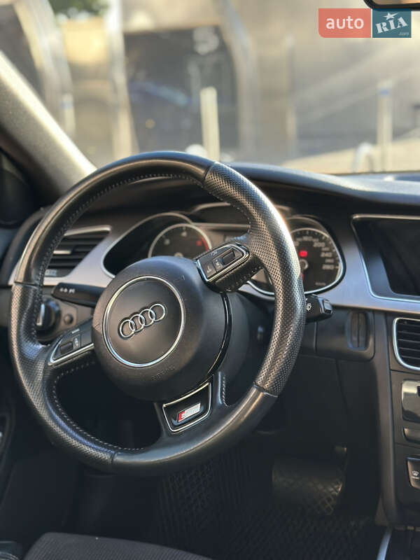 Седан Audi A4 2012 в Одесі