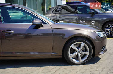 Универсал Audi A4 2018 в 