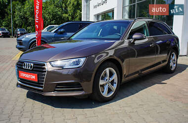 Универсал Audi A4 2018 в 