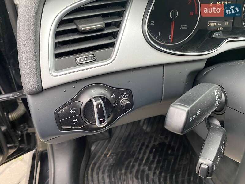 Седан Audi A4 2015 в Львове