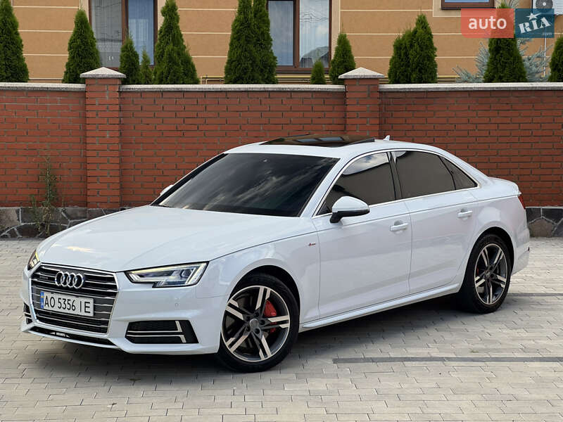 Седан Audi A4 2016 в Мукачево