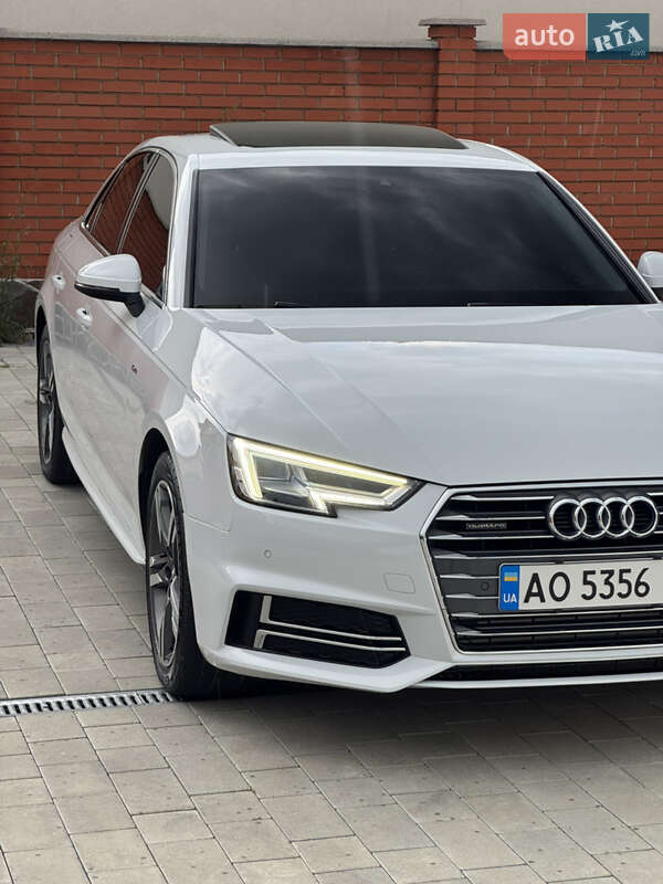 Седан Audi A4 2016 в Мукачево