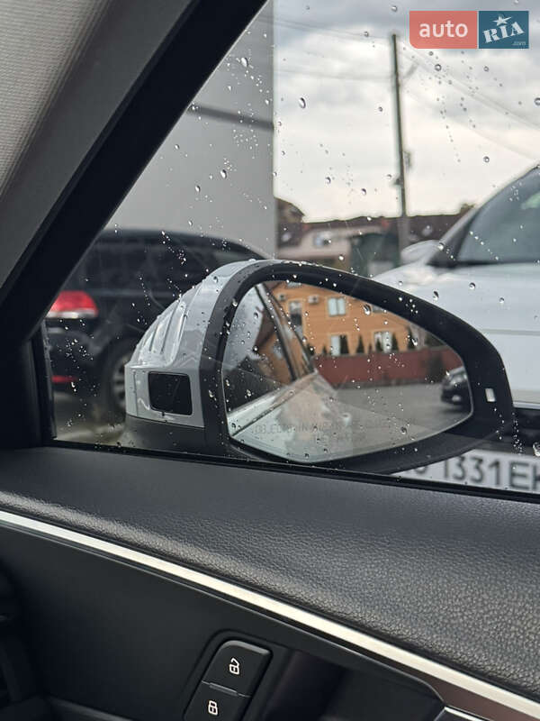 Седан Audi A4 2016 в Мукачево