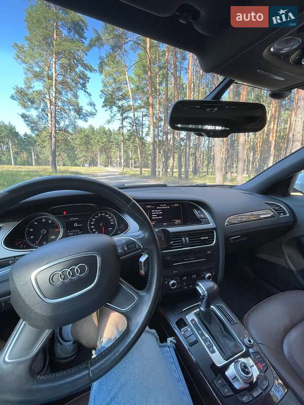 Седан Audi A4 2012 в Чернигове
