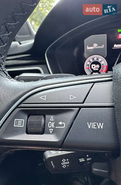 Седан Audi A4 2022 в 