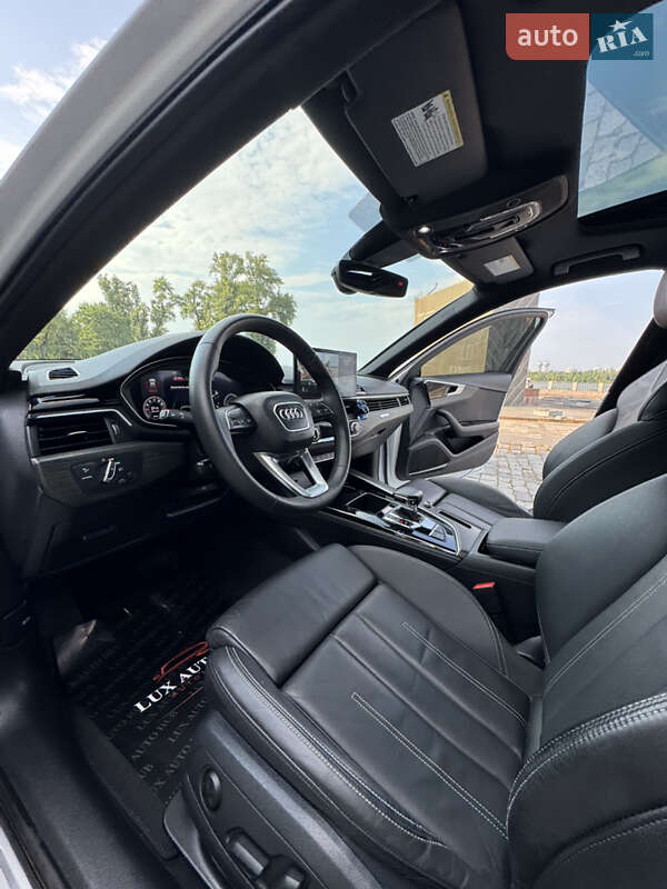 Седан Audi A4 2022 в Киеве