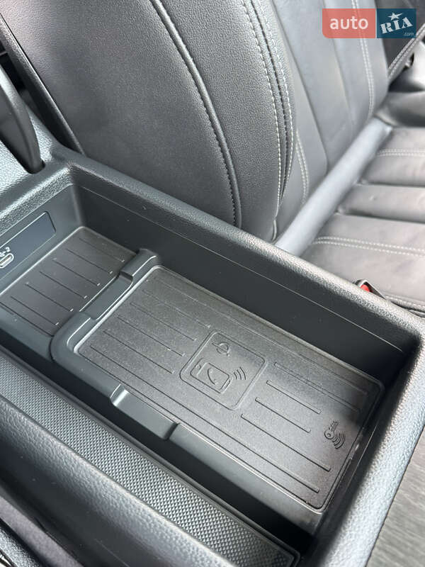 Седан Audi A4 2022 в Киеве