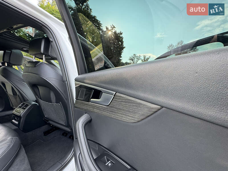 Седан Audi A4 2022 в Киеве