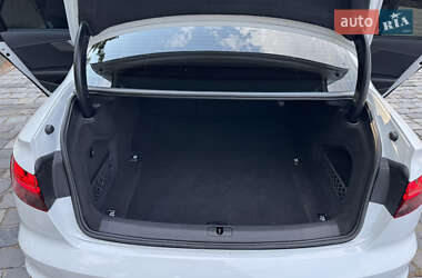 Седан Audi A4 2022 в 