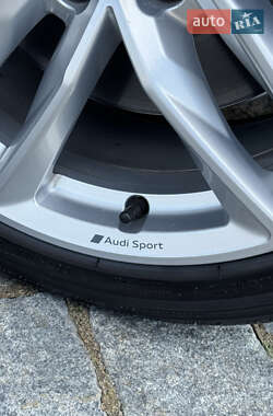 Седан Audi A4 2022 в 