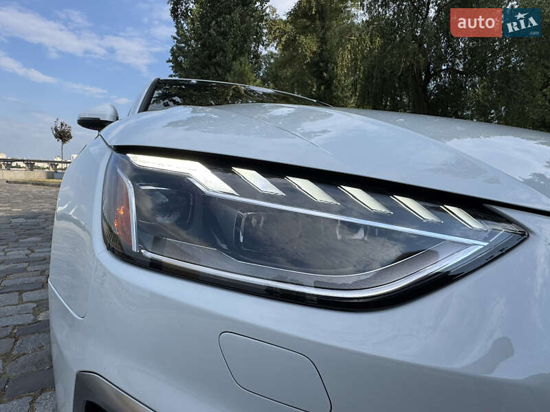 Седан Audi A4 2022 в Киеве