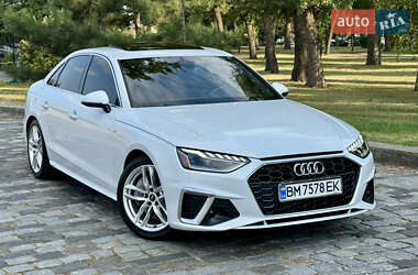 Седан Audi A4 2022 в 