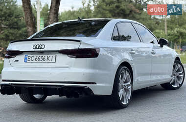 Седан Audi A4 2019 в 