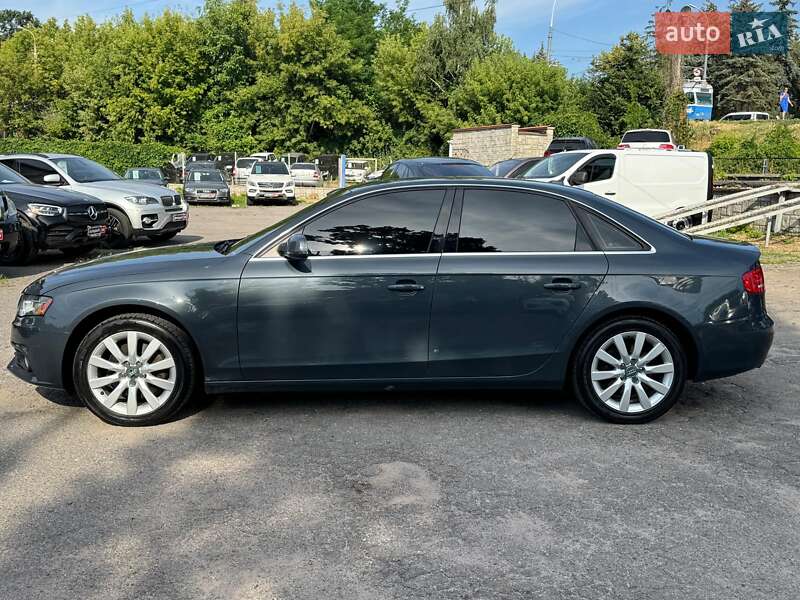 Седан Audi A4 2010 в Виннице