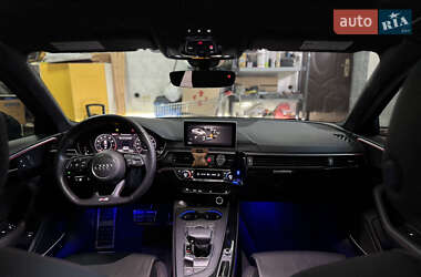 Седан Audi A4 2019 в 