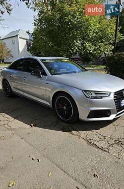 Седан Audi A4 2017 в 