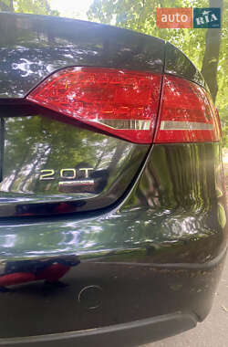 Седан Audi A4 2010 в 