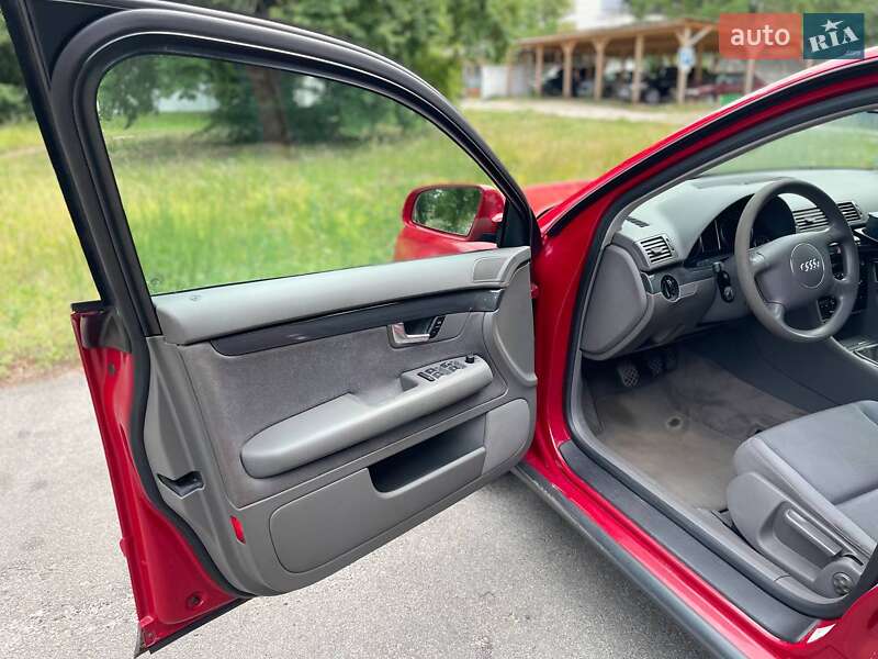 Универсал Audi A4 2002 в Киеве