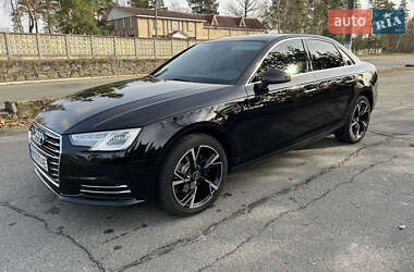 Седан Audi A4 2015 в 