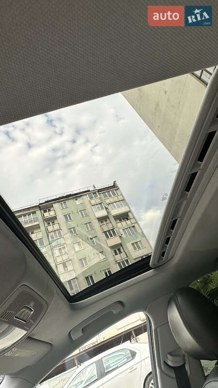 Седан Audi A4 2013 в Трускавці