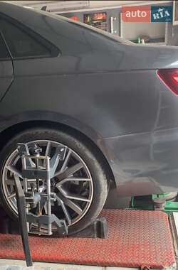 Седан Audi A4 2019 в 