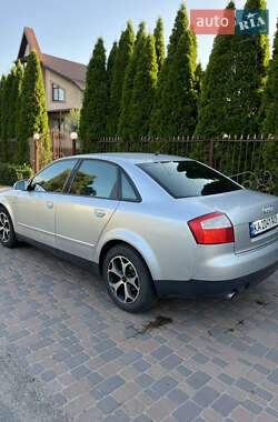Седан Audi A4 2001 в 