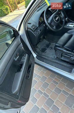 Седан Audi A4 2001 в 
