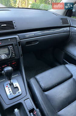 Седан Audi A4 2001 в 