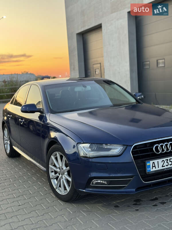 Седан Audi A4 2014 в Киеве