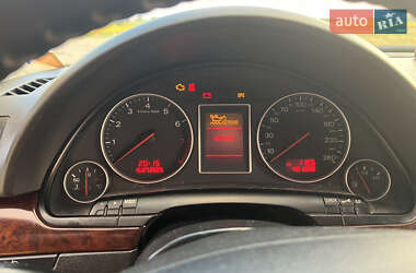 Седан Audi A4 2001 в 