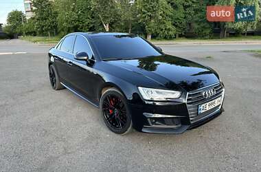 Седан Audi A4 2017 в 