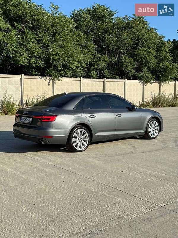 Седан Audi A4 2016 в Одесі