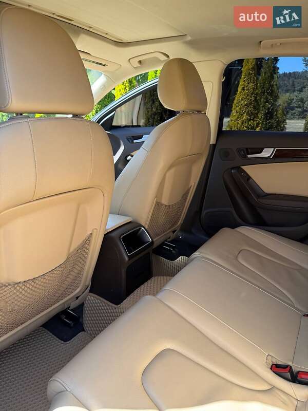 Седан Audi A4 2012 в Львове