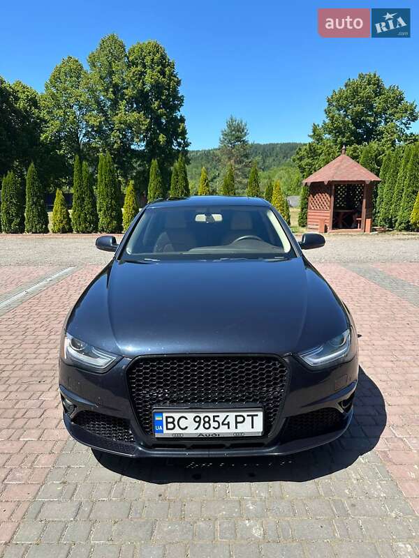 Седан Audi A4 2012 в Львове