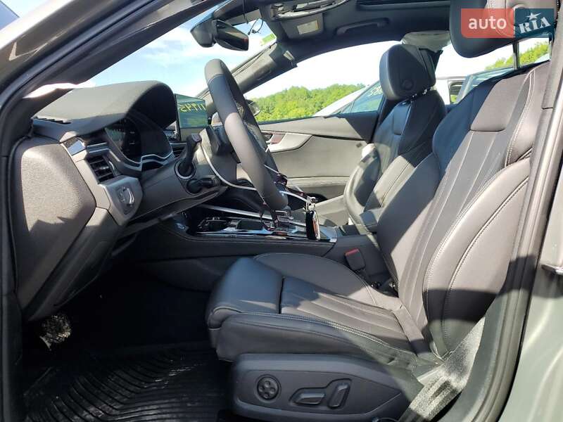 Седан Audi A4 2022 в Львове