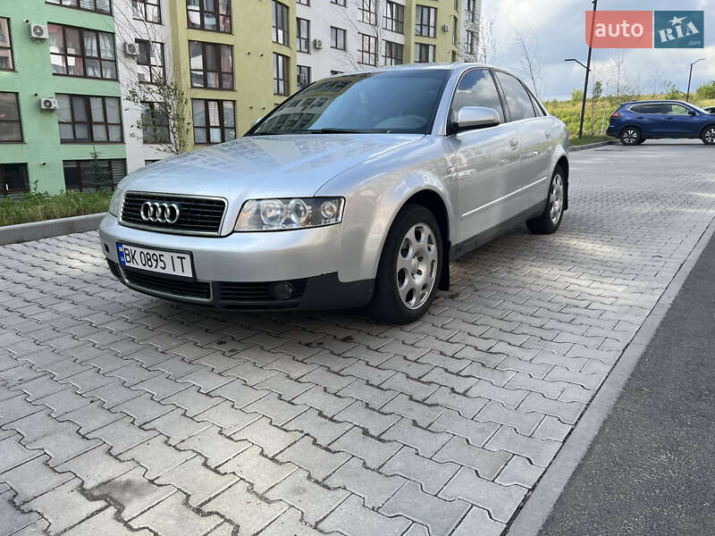 Седан Audi A4 2000 в Ровно