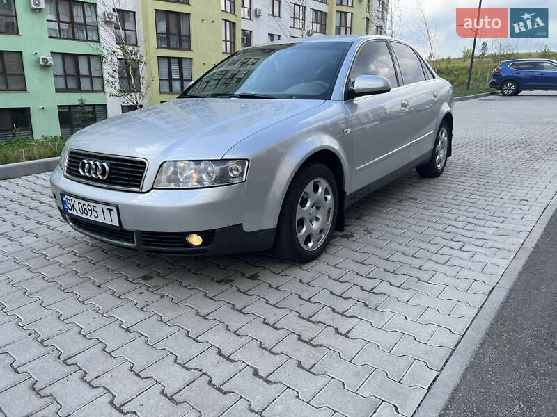 Седан Audi A4 2000 в Ровно