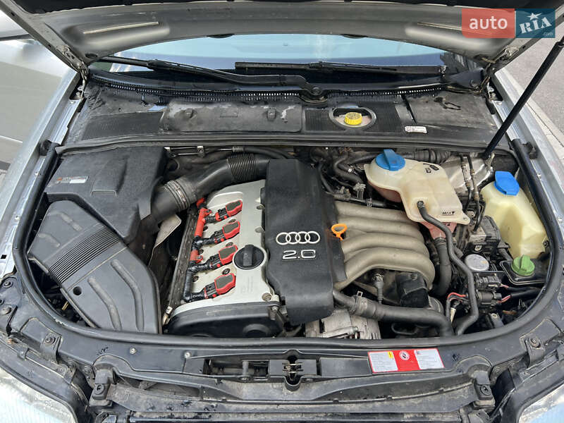 Седан Audi A4 2000 в Ровно