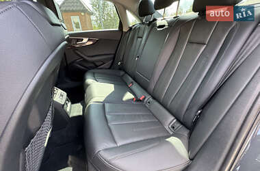 Седан Audi A4 2019 в 