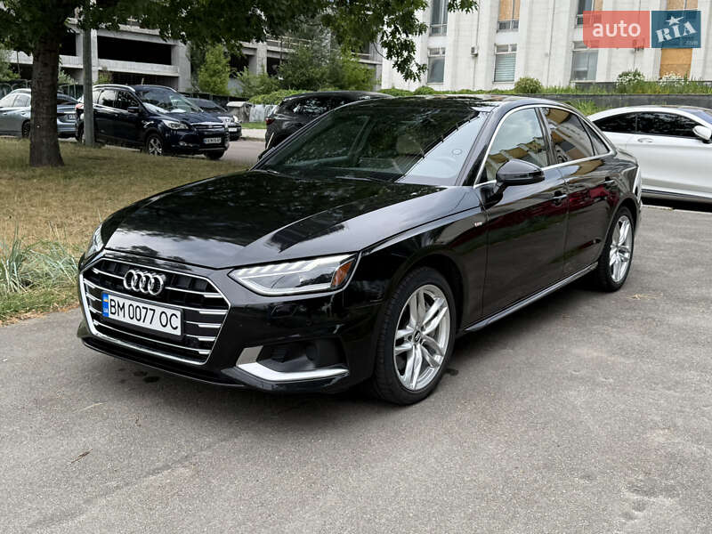 Седан Audi A4 2020 в 