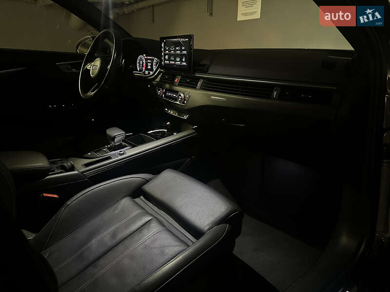 Седан Audi A4 2020 в Львові