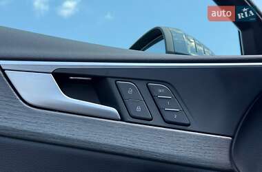 Седан Audi A4 2017 в 